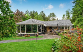 3 Bedroom Beautiful Home In Ebeltoft